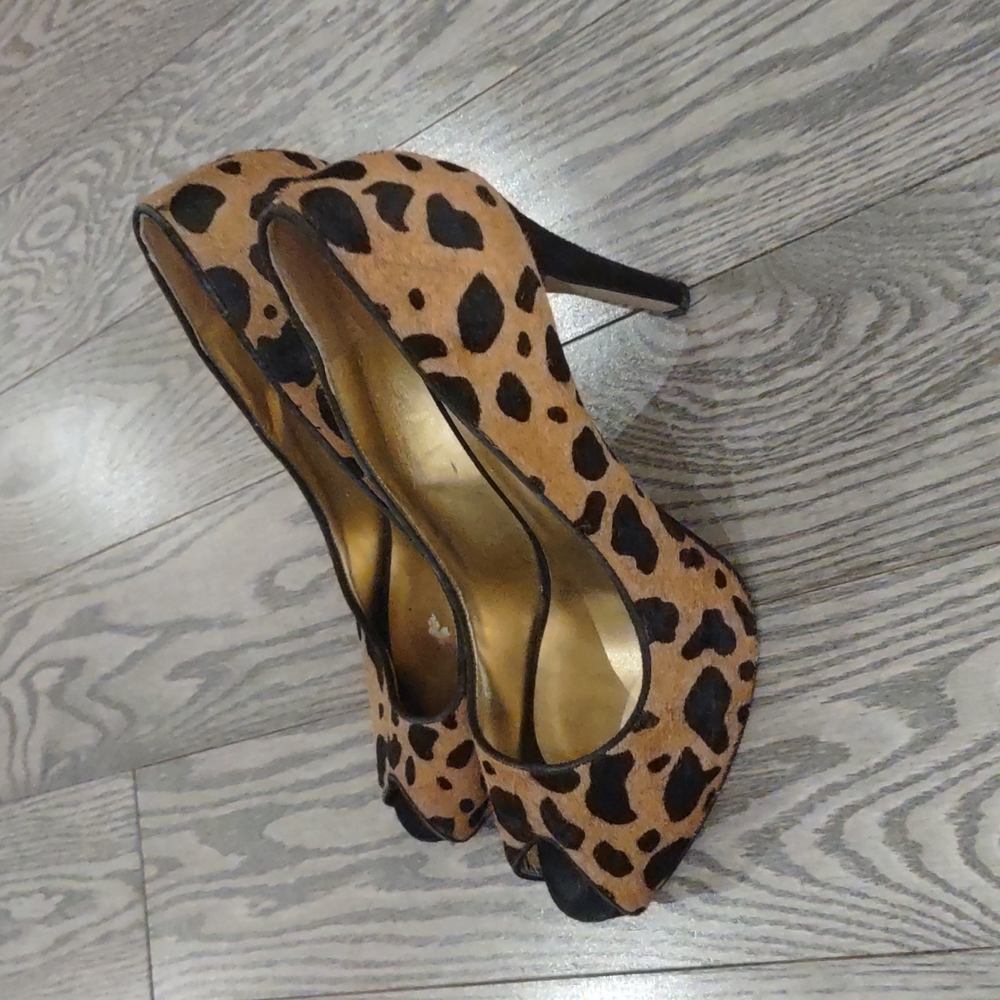 Beautiful shoes by Guess🌼💕🍀